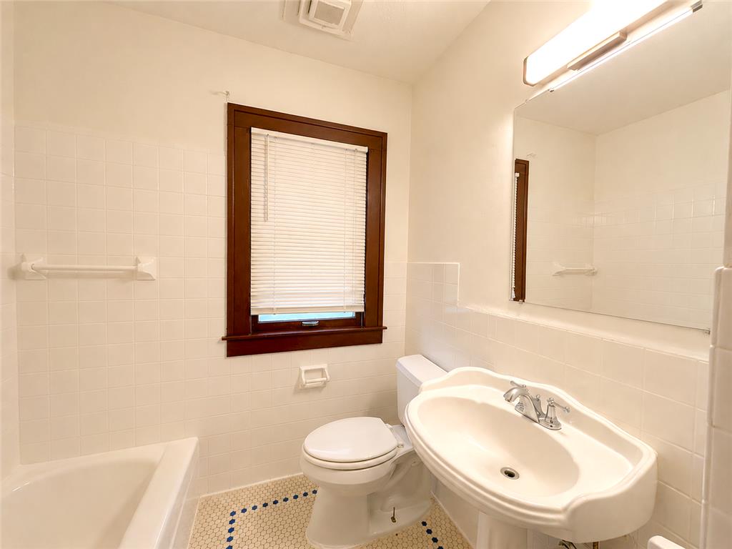 3515 Aldrich Avenue N Minneapolis MN 55412 7066355 image11
