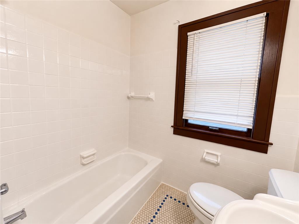 3515 Aldrich Avenue N Minneapolis MN 55412 7066355 image13