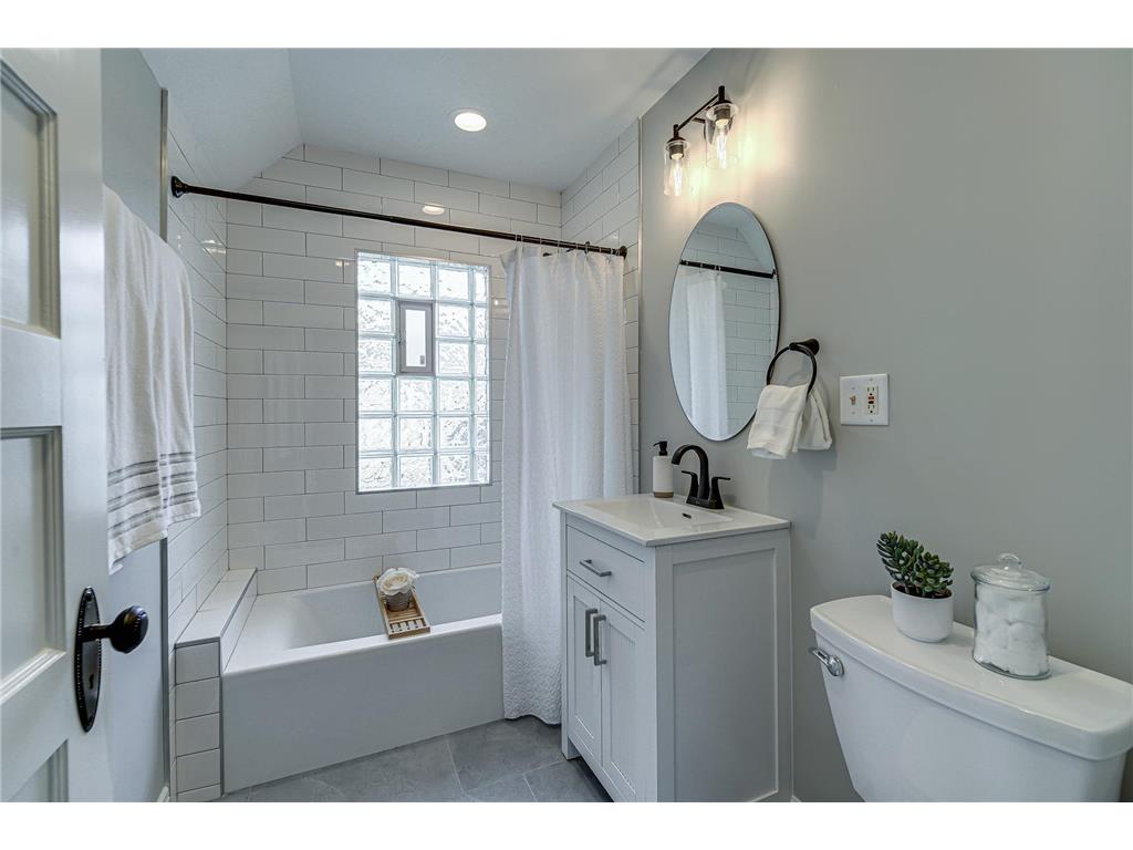 3515 Colfax Avenue N Minneapolis MN 55412 7065334 image24