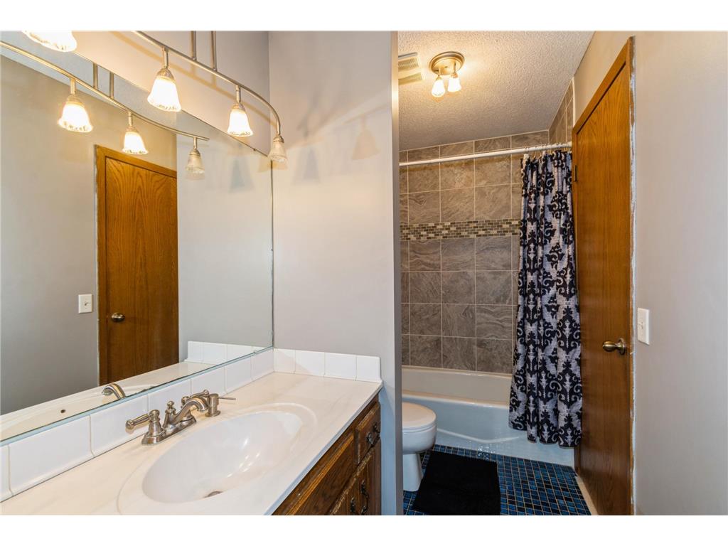 3516 78th Avenue N Brooklyn Park MN 55443 6770325 image12