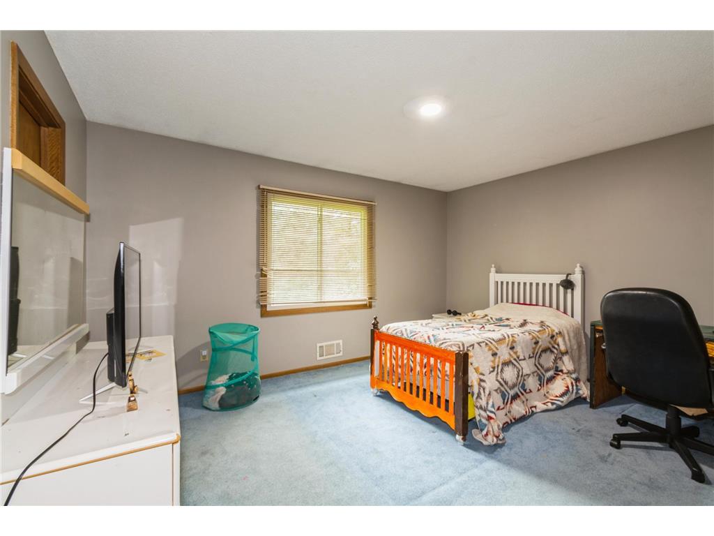 3516 78th Avenue N Brooklyn Park MN 55443 6770325 image13