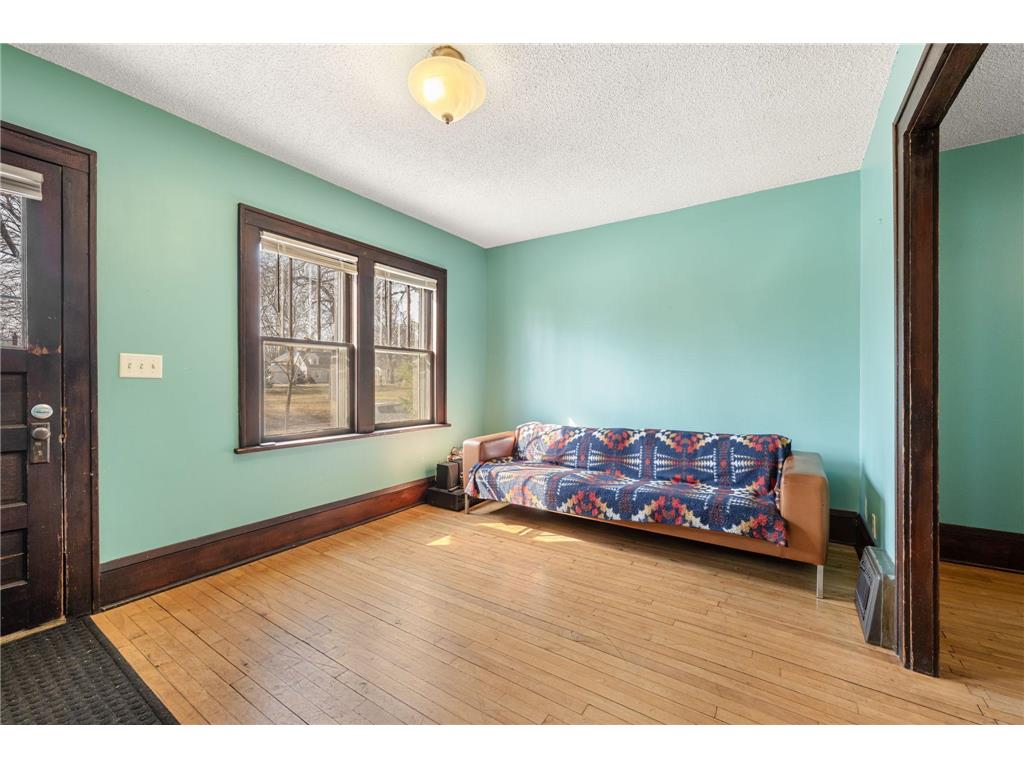 3518 E Minnehaha Parkway Minneapolis MN 55406 7033631 image13