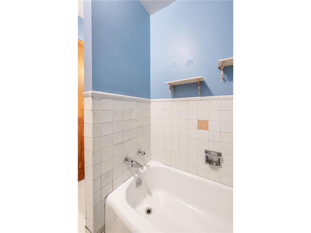 3518 E Minnehaha Parkway Minneapolis MN 55406 7033631 image16