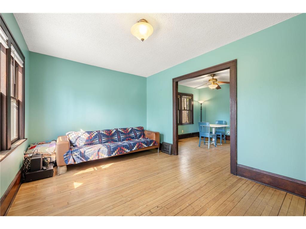 3518 E Minnehaha Parkway Minneapolis MN 55406 7033631 image4