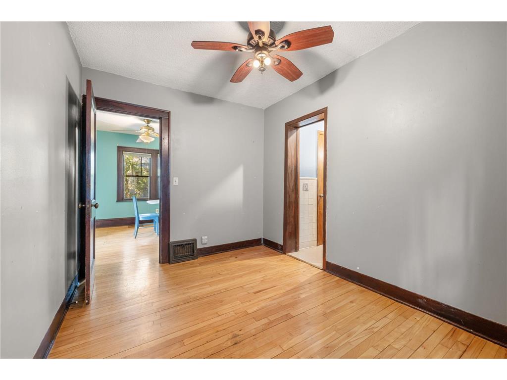 3518 E Minnehaha Parkway Minneapolis MN 55406 7033631 image6