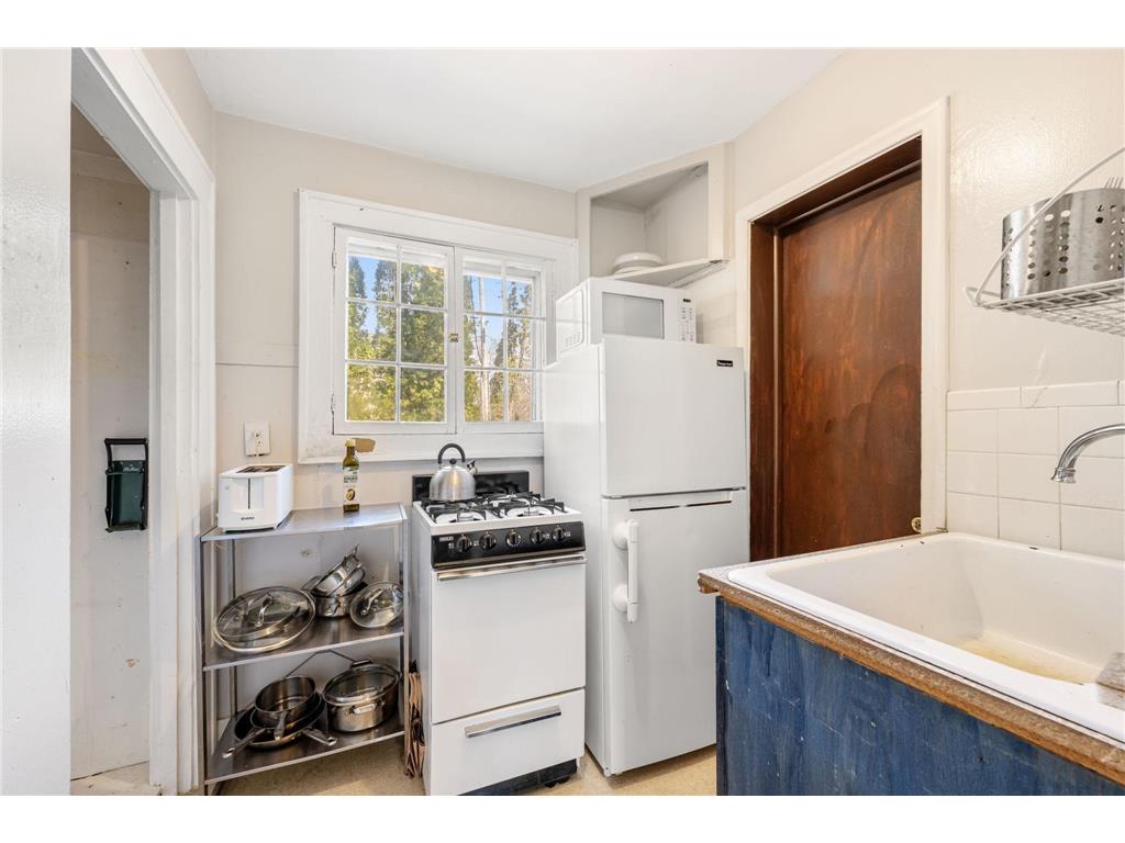 3518 E Minnehaha Parkway Minneapolis MN 55406 7033631 image9