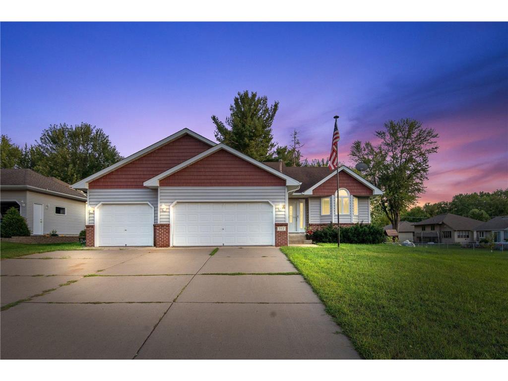 352 8th Avenue NW Forest Lake MN 55025 6419664 image1