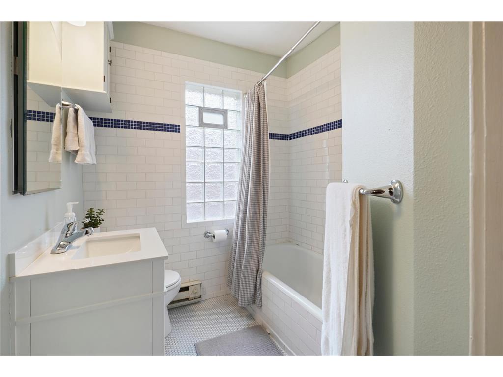 3520 Emerson Avenue S #202 Minneapolis MN 55408 7060838 image14