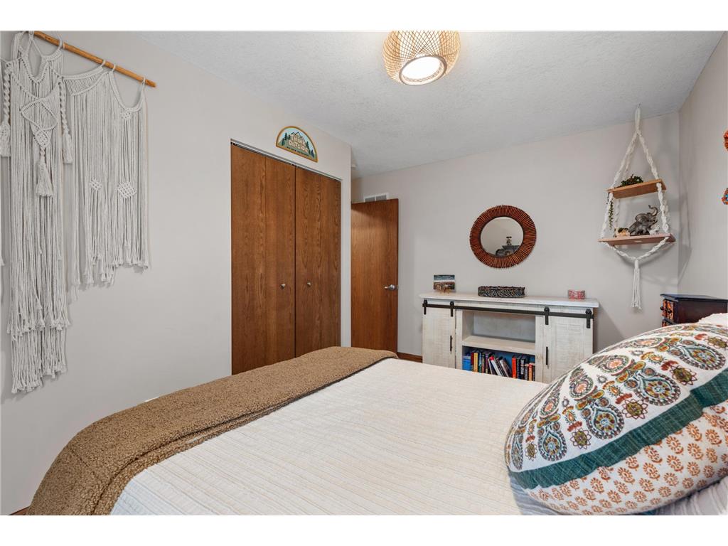 3520 Pilgrim Lane N Plymouth MN 55441 7066674 image22