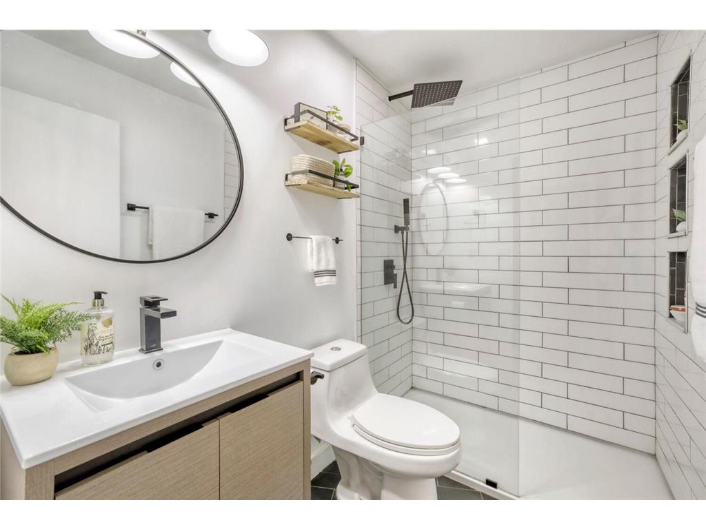 3521 Clinton Avenue Minneapolis MN 55408 7048960 image17