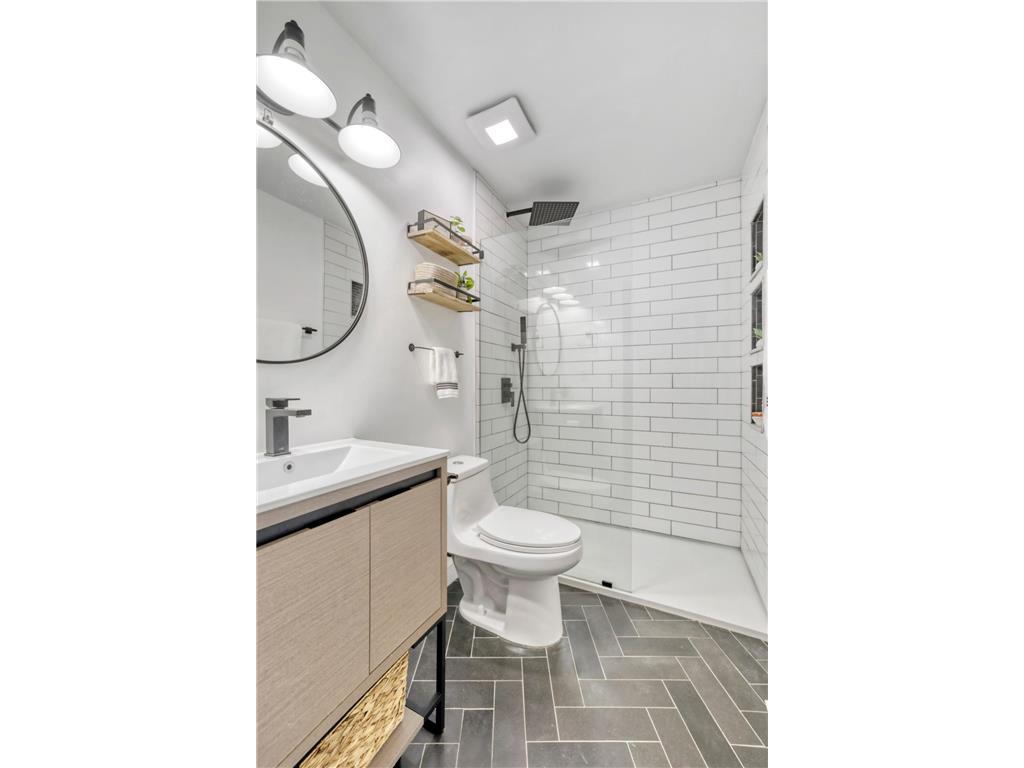 3521 Clinton Avenue Minneapolis MN 55408 7048960 image18