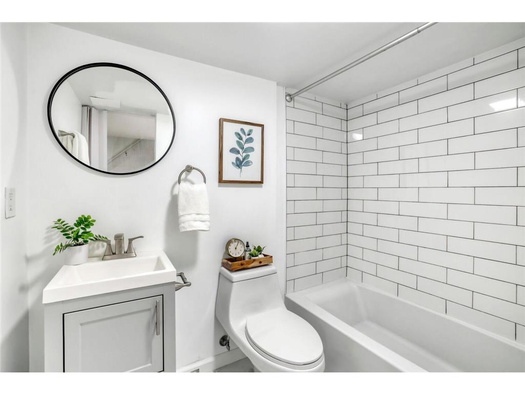 3521 Clinton Avenue Minneapolis MN 55408 7048960 image23