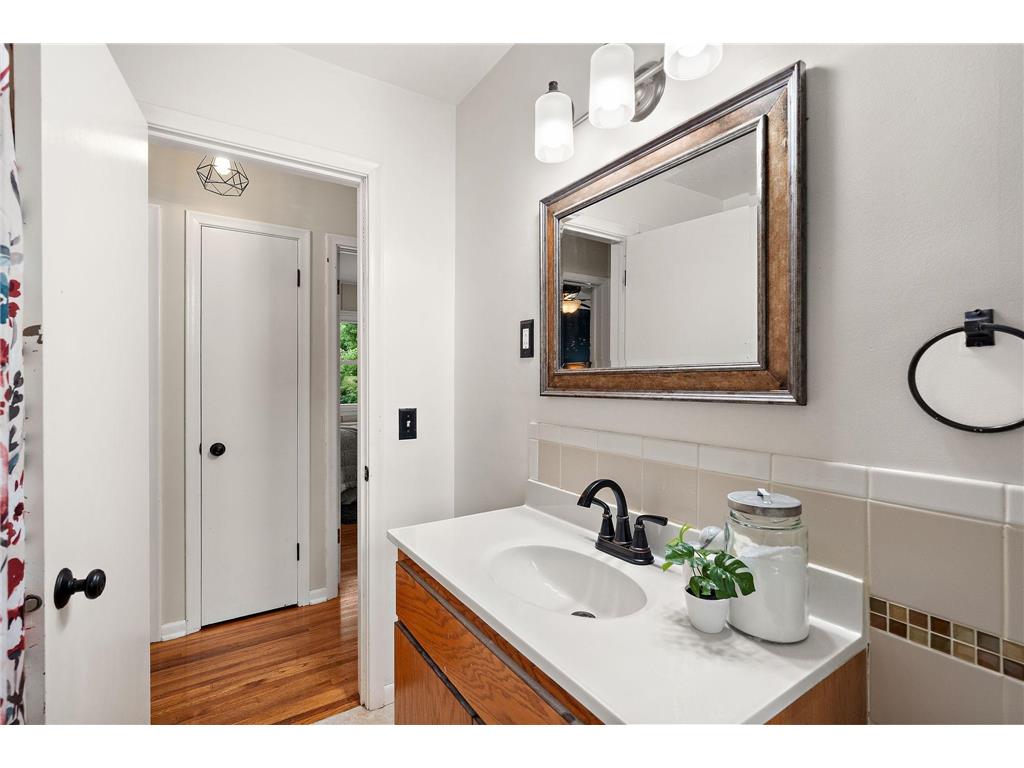3523 5th Street NE Minneapolis MN 55418 7011516 image17