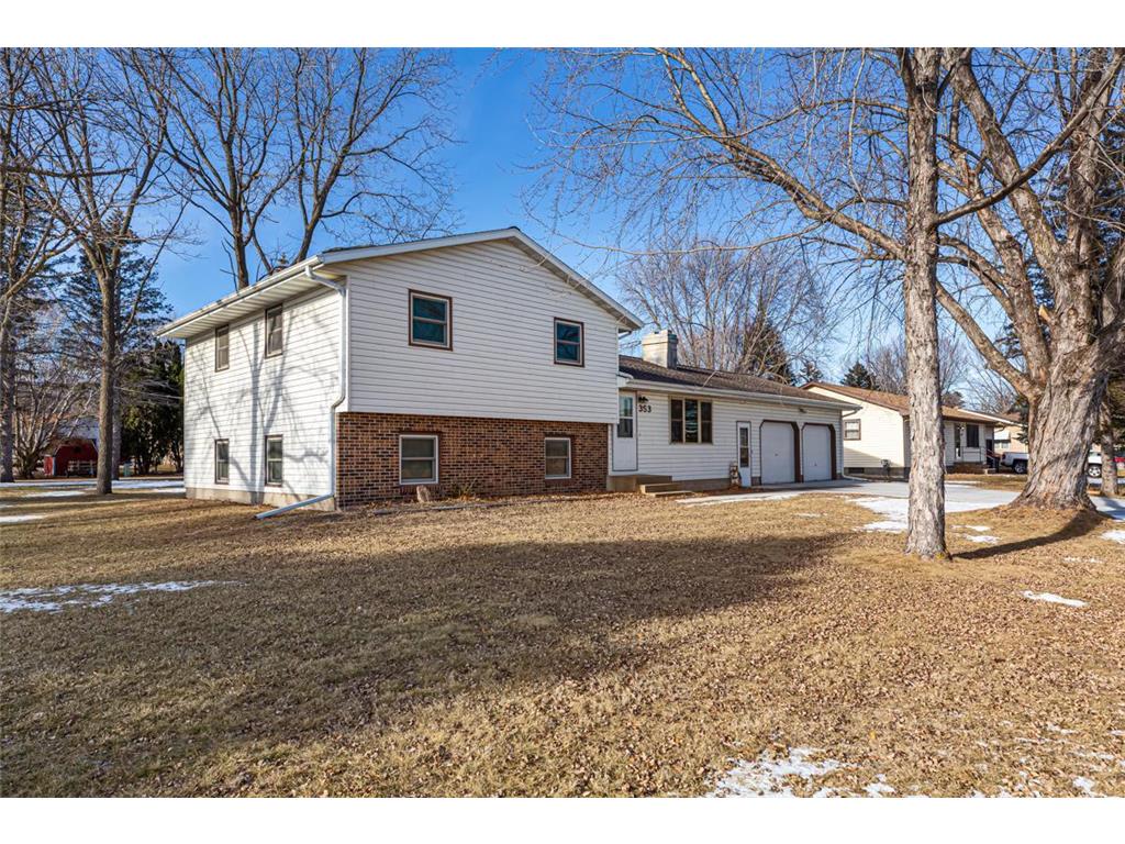353 1st Street E Gaylord MN 55334 6641041 image1