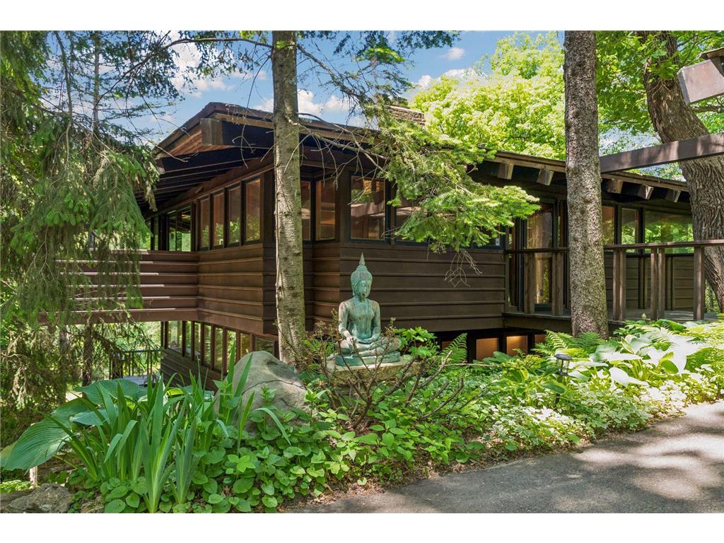 3530 Ridgewood Road Arden Hills MN 55112 - Johanna 7092068 image1