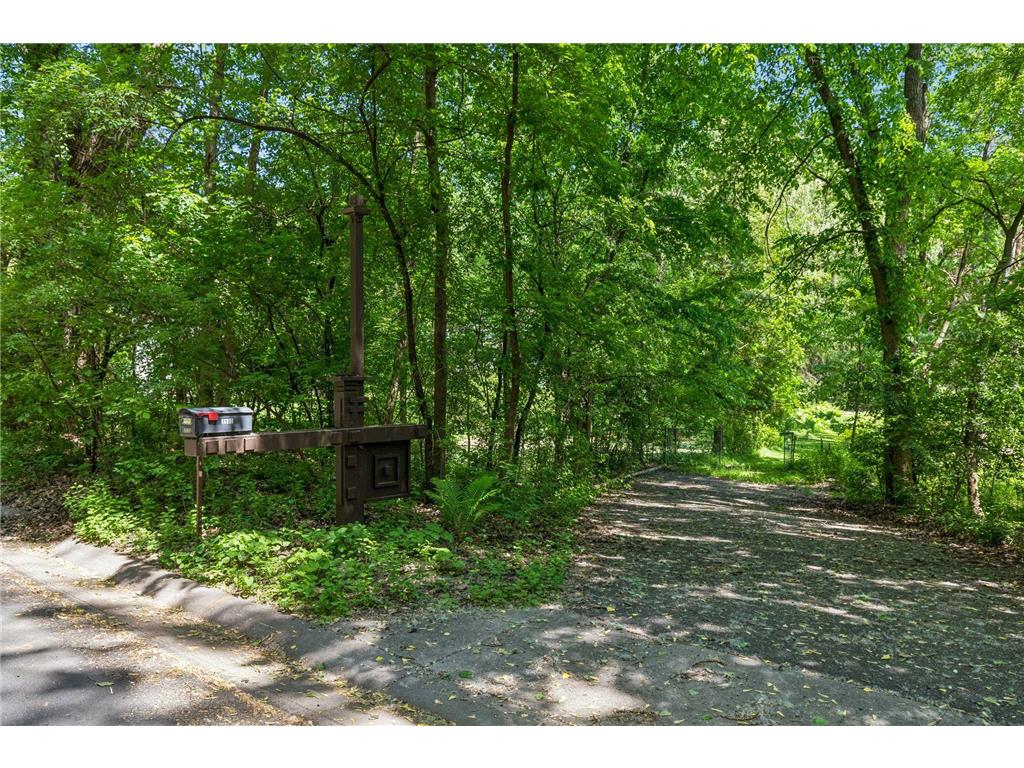 3530 Ridgewood Road Arden Hills MN 55112 - Johanna 7092068 image40