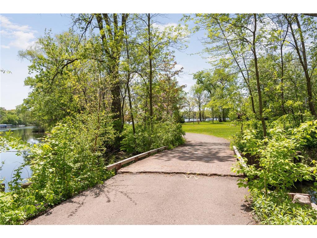 3530 Ridgewood Road Arden Hills MN 55112 - Johanna 7092068 image41