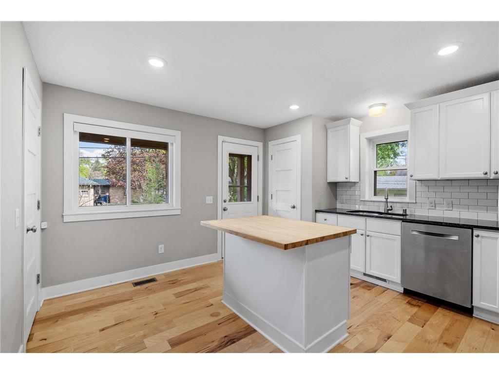 3535 McKinley Street NE Minneapolis MN 55418 7067784 image11