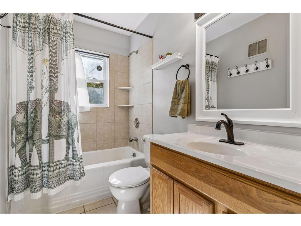 3537 Valley Street NE Minneapolis MN 55418 7071795 image11