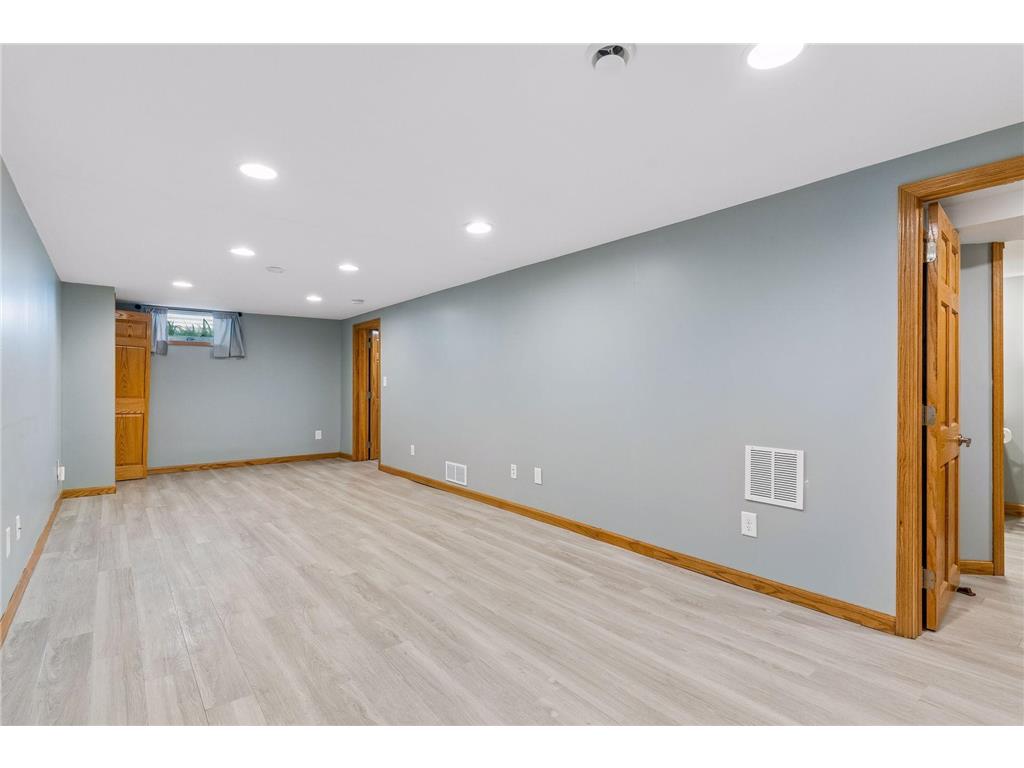 3537 Valley Street NE Minneapolis MN 55418 7071795 image16