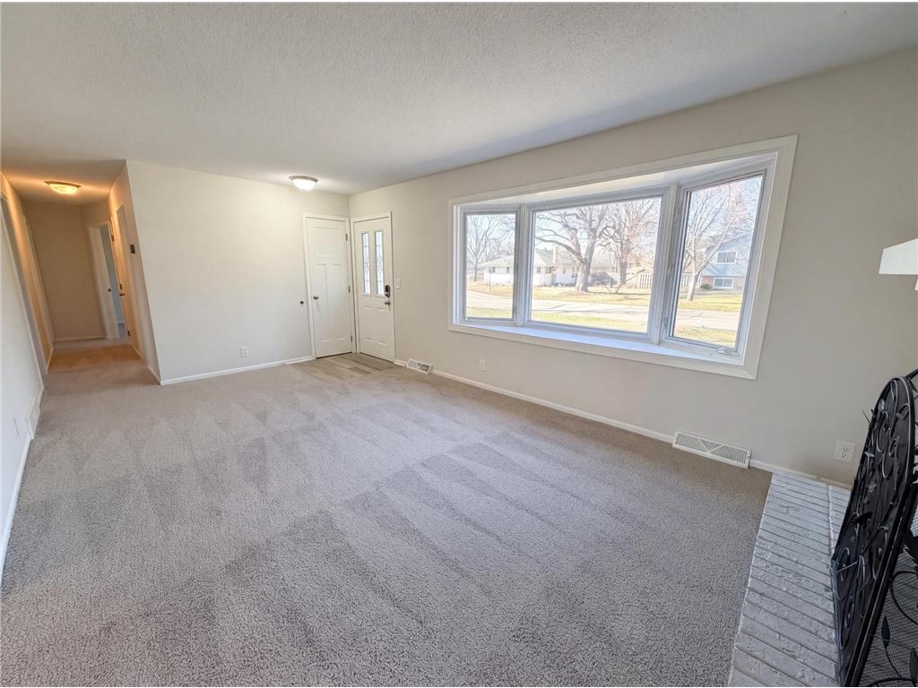 354 111th Avenue NW Coon Rapids MN 55448 7053999 image3