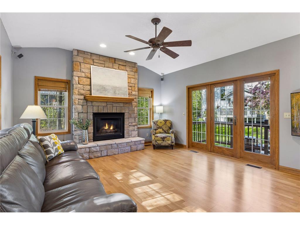 354 East Avenue Circle Mahtomedi MN 55115 7072250 image12