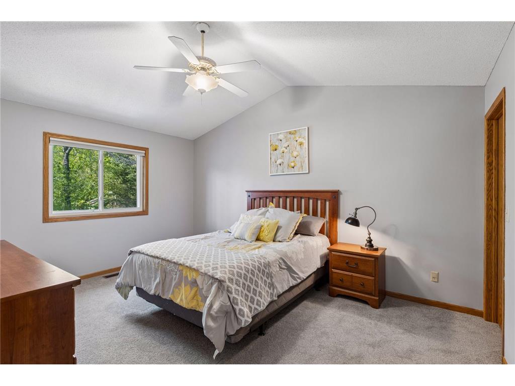354 East Avenue Circle Mahtomedi MN 55115 7072250 image15