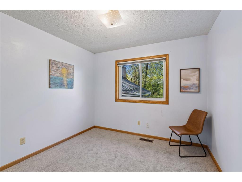 354 East Avenue Circle Mahtomedi MN 55115 7072250 image17