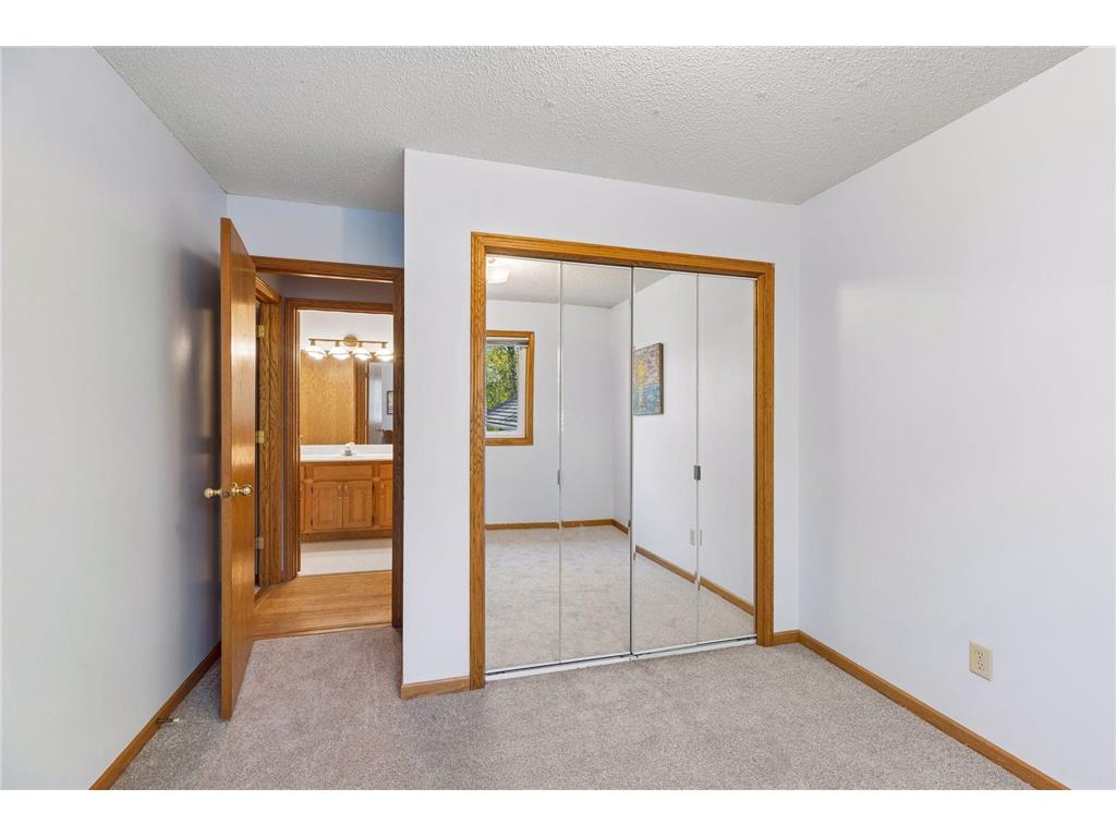 354 East Avenue Circle Mahtomedi MN 55115 7072250 image18