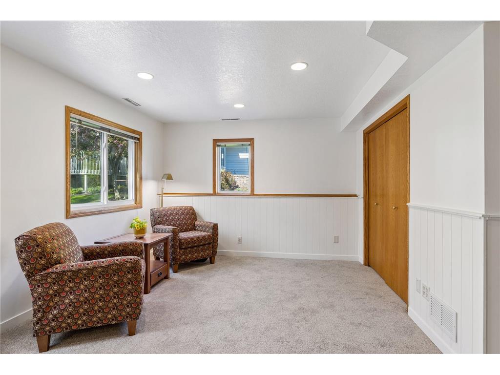 354 East Avenue Circle Mahtomedi MN 55115 7072250 image21