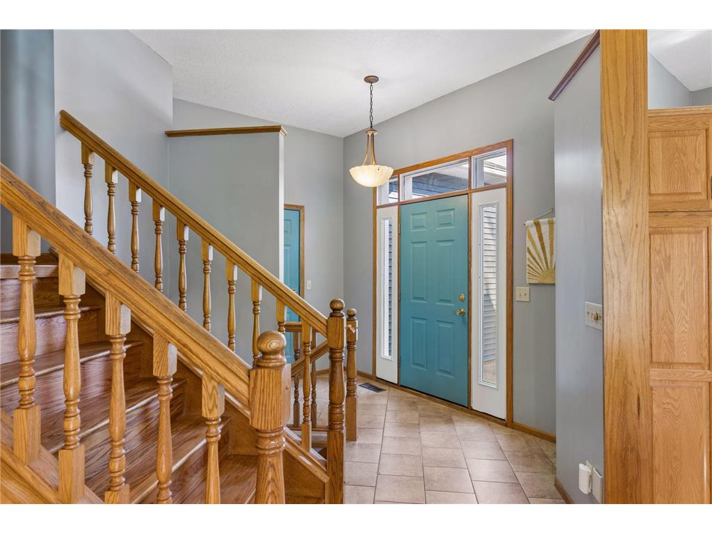 354 East Avenue Circle Mahtomedi MN 55115 7072250 image3