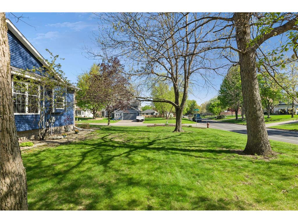 354 East Avenue Circle Mahtomedi MN 55115 7072250 image31