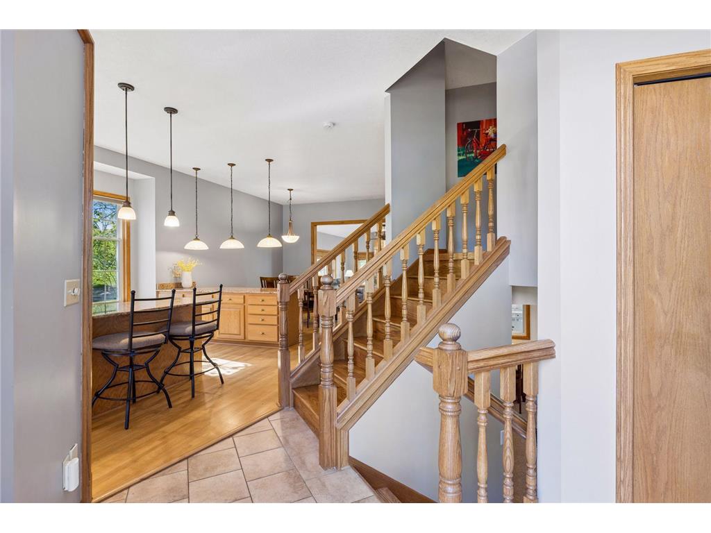 354 East Avenue Circle Mahtomedi MN 55115 7072250 image4