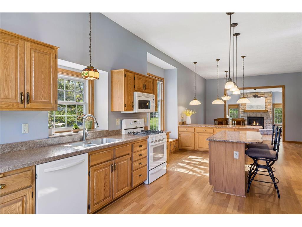 354 East Avenue Circle Mahtomedi MN 55115 7072250 image5
