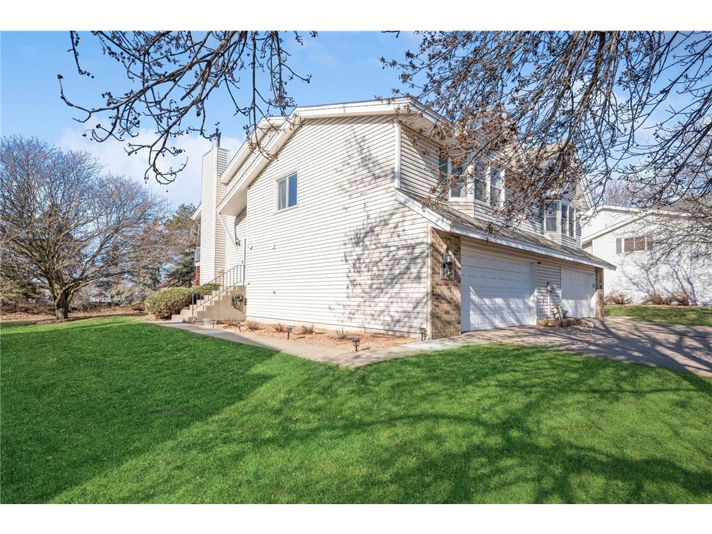 354 Upper Wood Way Burnsville MN 55337 6462278 image1
