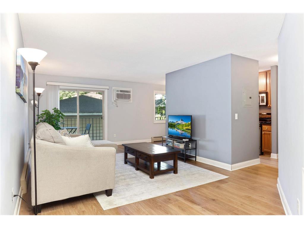 3540 Hennepin Avenue #111 Minneapolis MN 55408 6435314 image1