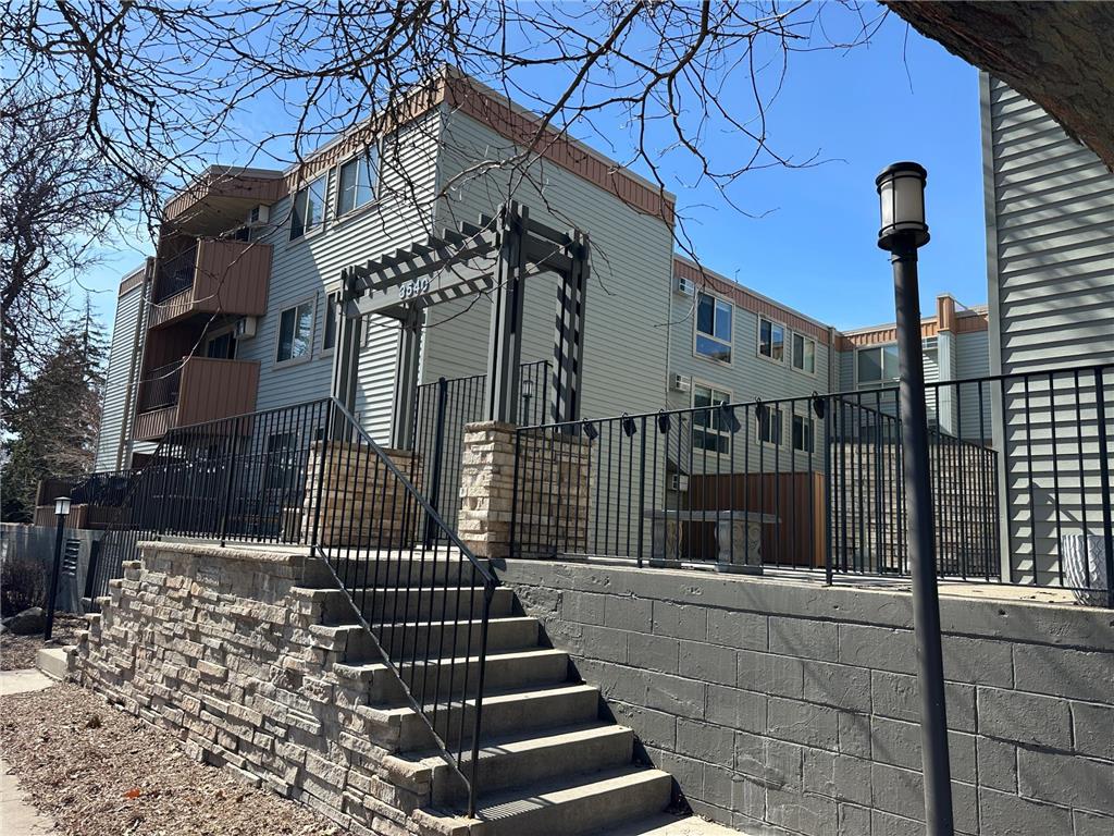 3540 Hennepin Avenue #202 Minneapolis MN 55408 7043980 image2