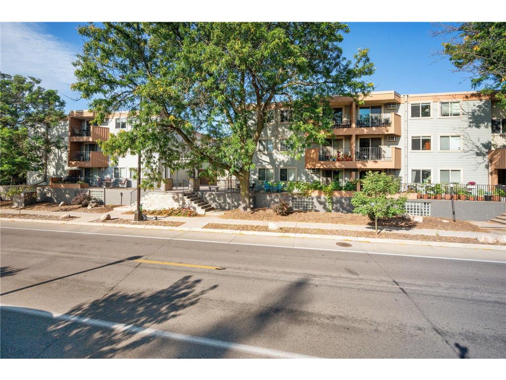 3540 Hennepin Avenue #207 Minneapolis MN 55408 6602001 image1