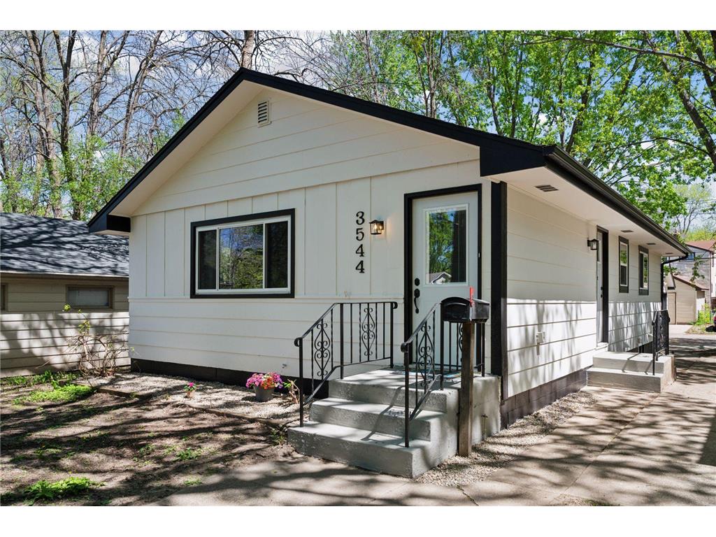 3544 Lee Avenue N Crystal MN 55422 6716810 image1