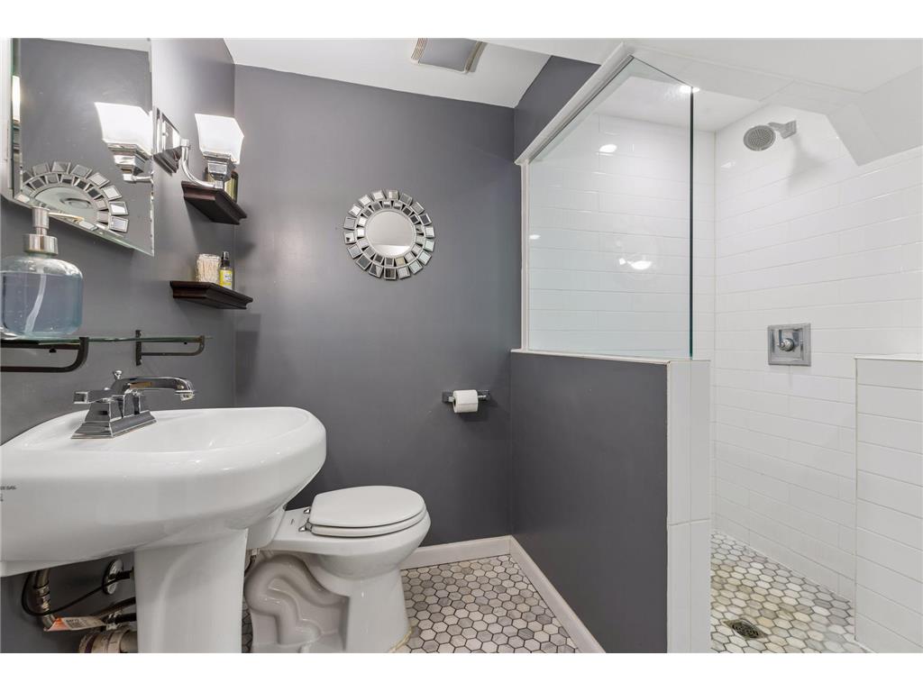 3545 18th Avenue S Minneapolis MN 55407 7063149 image24