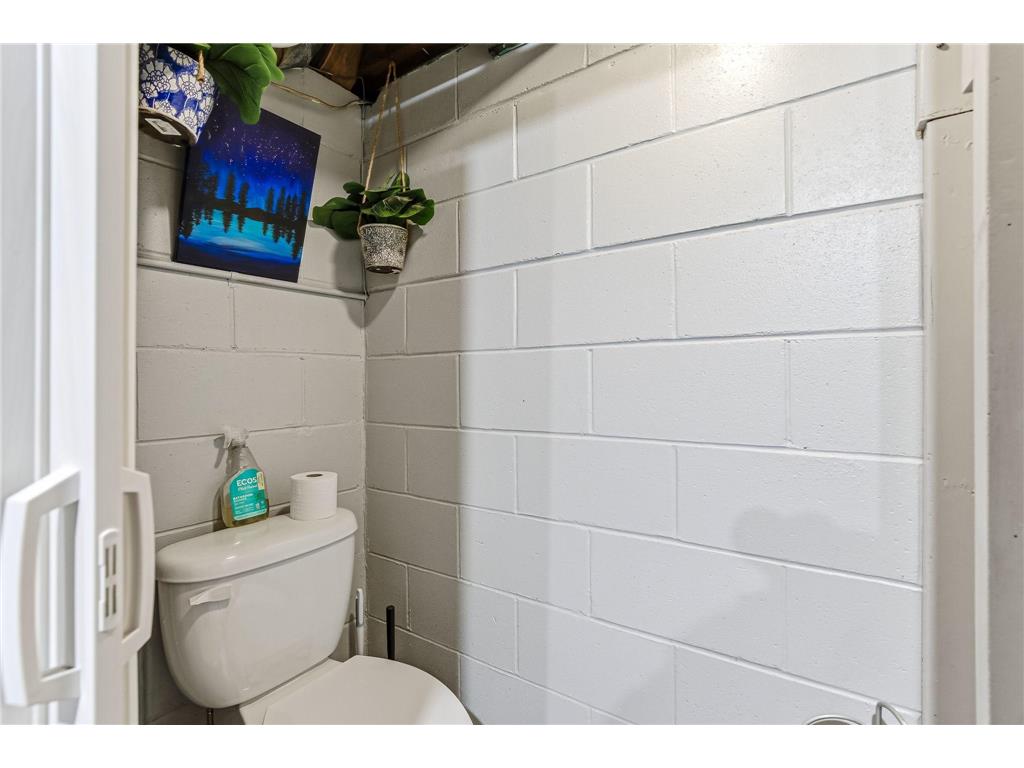3547 Dupont Avenue N Minneapolis MN 55412 7102046 image29