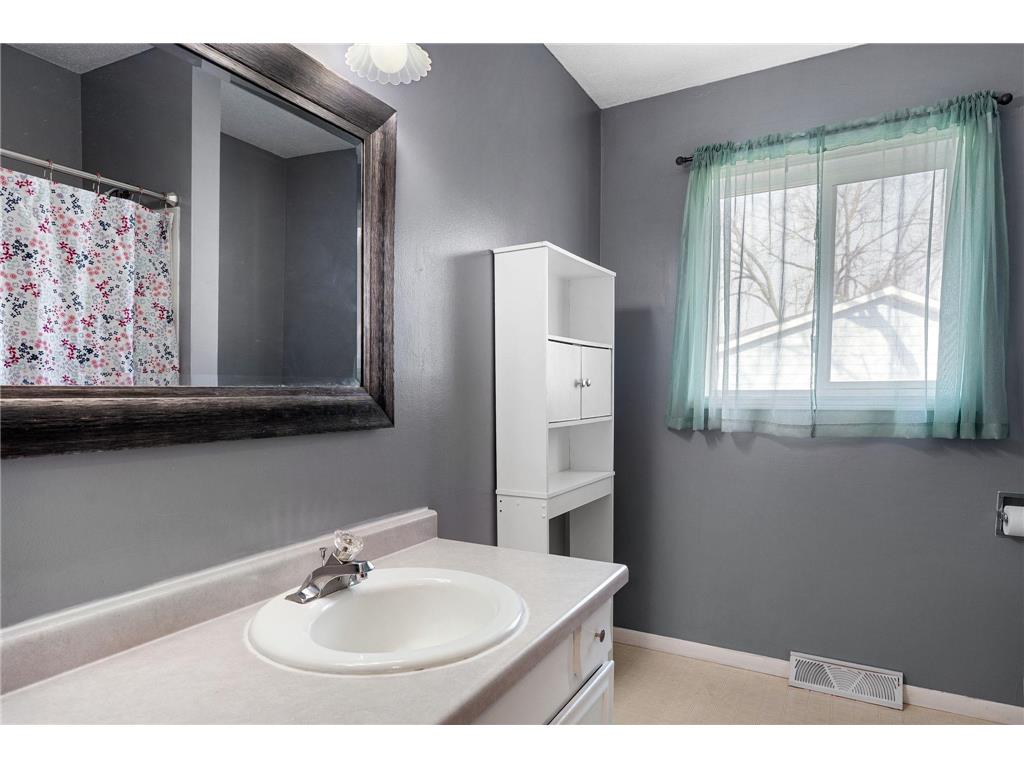 355 15th Street NE Owatonna MN 55060 7018803 image12