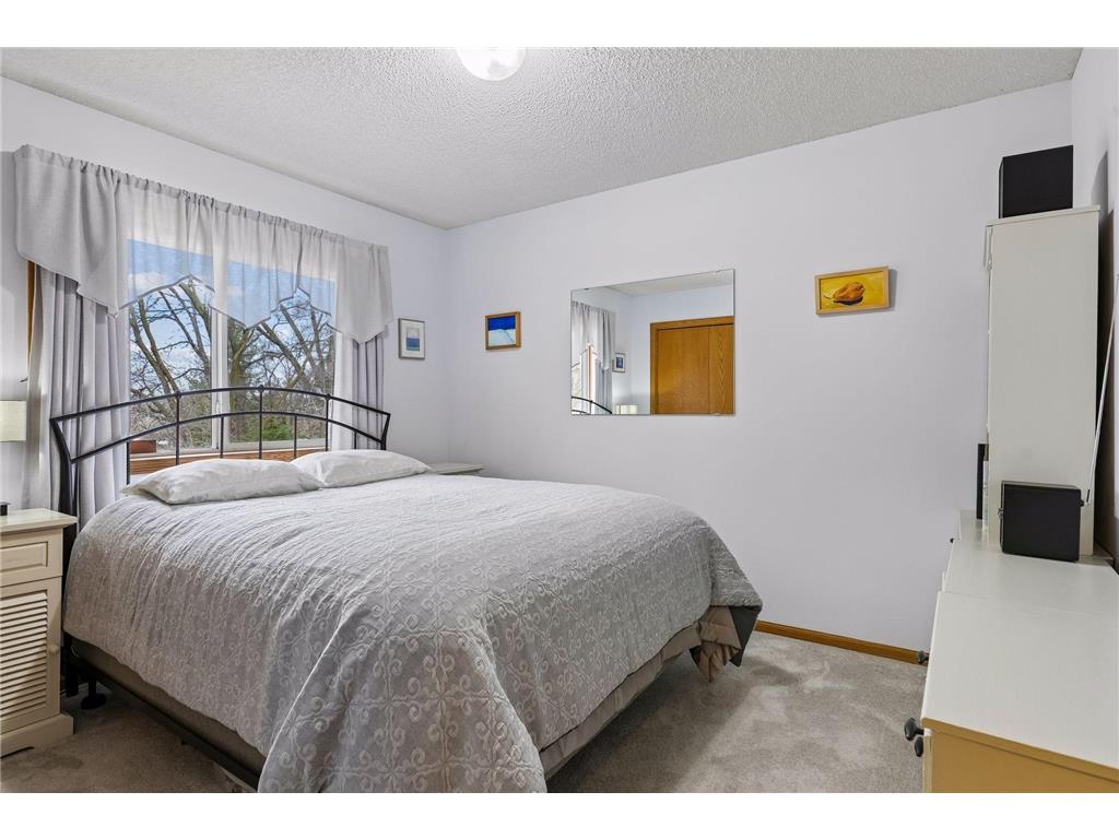 355 Parkview Lane S Maplewood MN 55119 7049089 image22