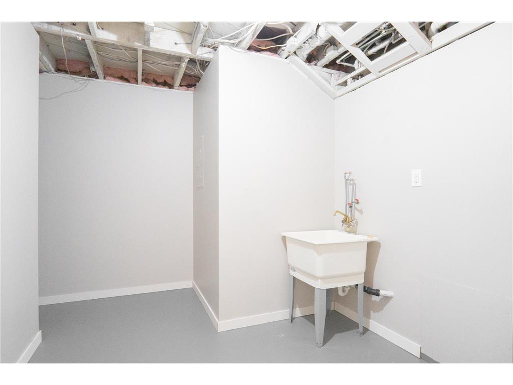 3555 Queen Avenue N Minneapolis MN 55412 7015617 image17