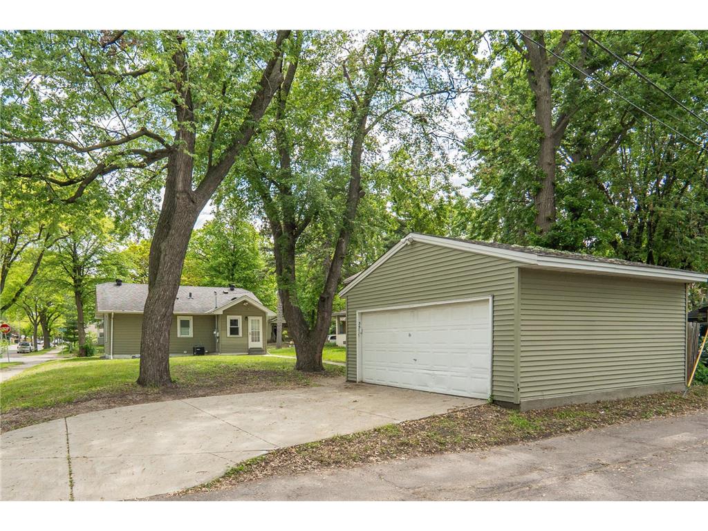 3555 Queen Avenue N Minneapolis MN 55412 7015617 image18