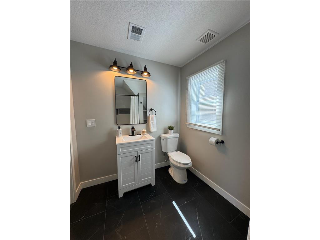 3557 Dupont Avenue N Minneapolis MN 55412 6708612 image20