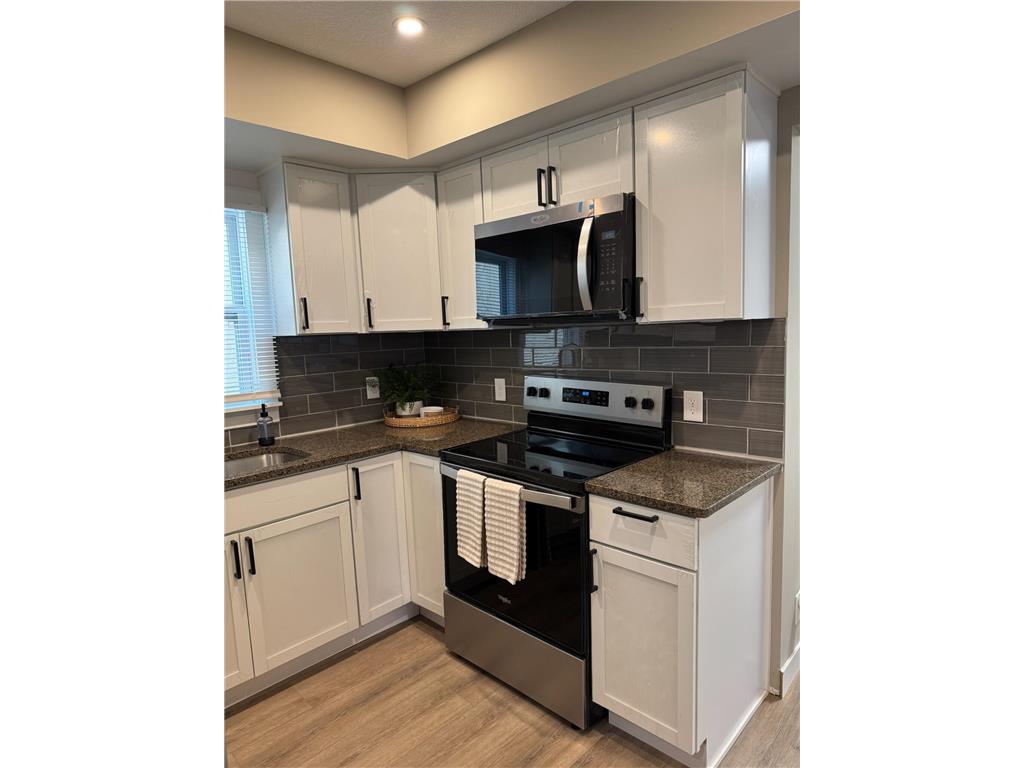 3557 Dupont Avenue N Minneapolis MN 55412 6708612 image31