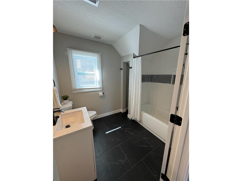 3557 Dupont Avenue N Minneapolis MN 55412 7039406 image14