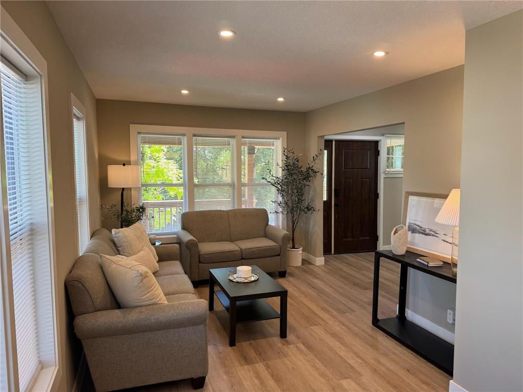 3557 Dupont Avenue N Minneapolis MN 55412 7039406 image2