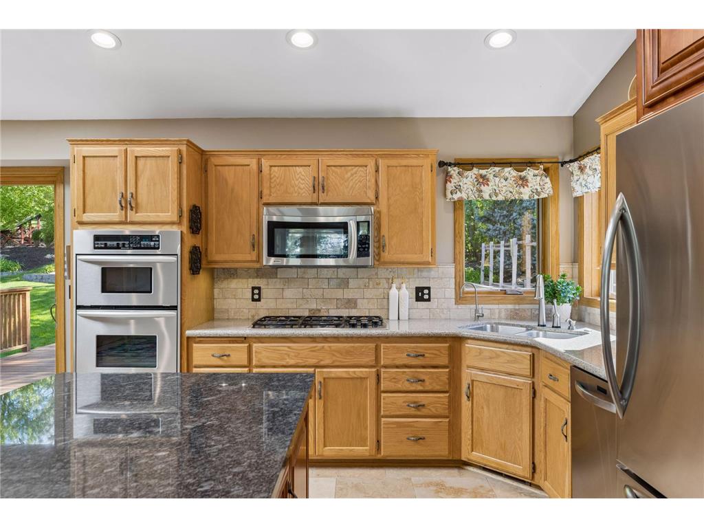 356 Pendryn Hill Curve Woodbury MN 55125 7014424 image13